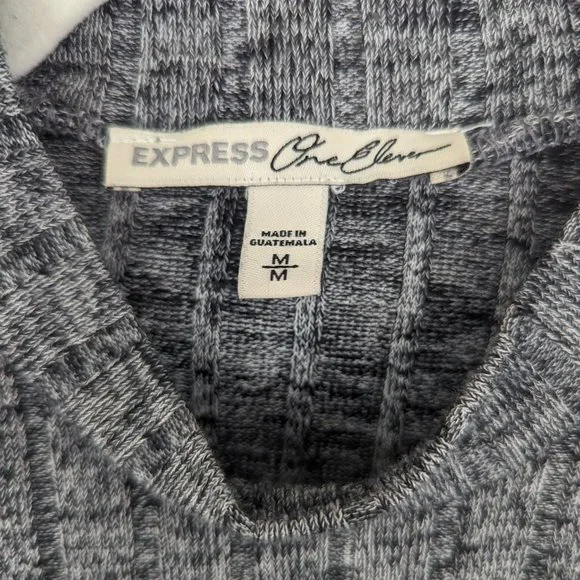 Express cold shoulder top - Picture 3 of 4